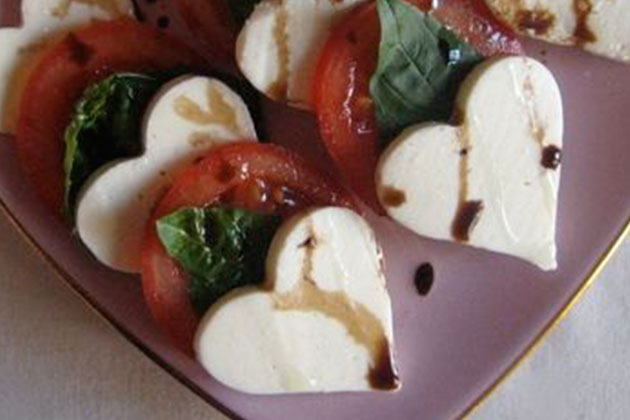 The Perfect Hire A Hubby Valentine's Day Date: Tomato & Mozzarella Salad